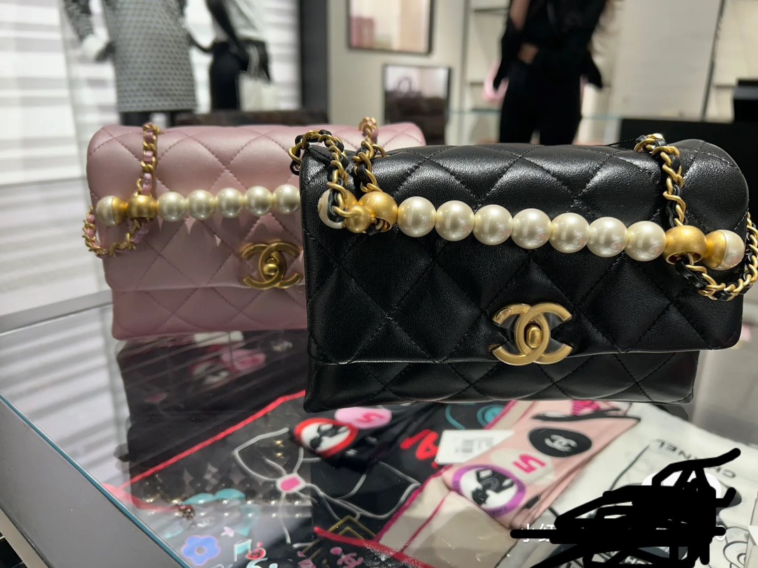 CHANEL 24A Handcrafted Pearl Bag AS5001 12.5x19x7cm