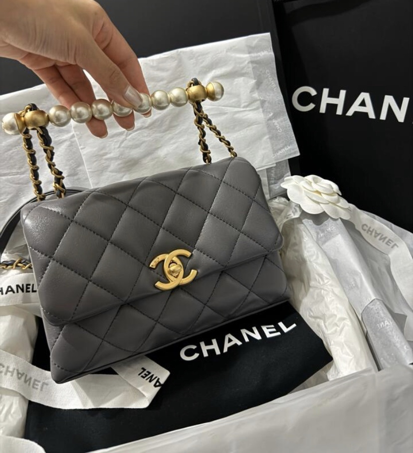 CHANEL 24A Handcrafted Pearl Bag AS5001 12.5x19x7cm