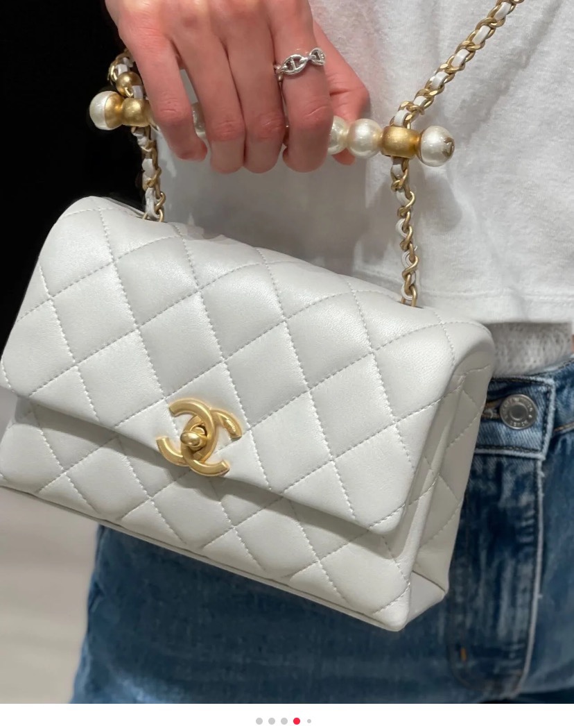 CHANEL 24A Handcrafted Pearl Bag AS5001 12.5x19x7cm