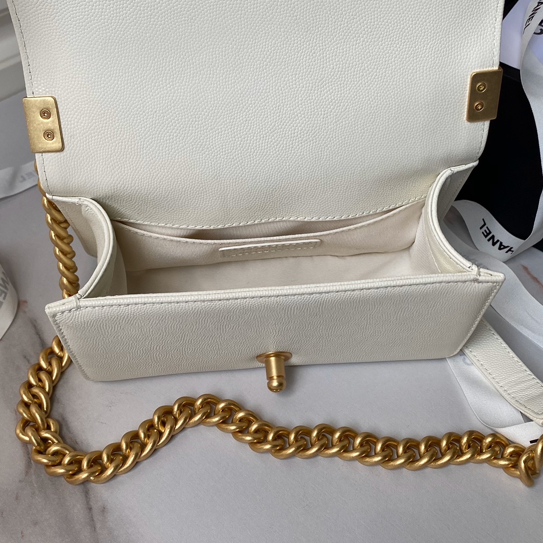 CHANEL 24A Le Boy Flap Bag 67085 20cm