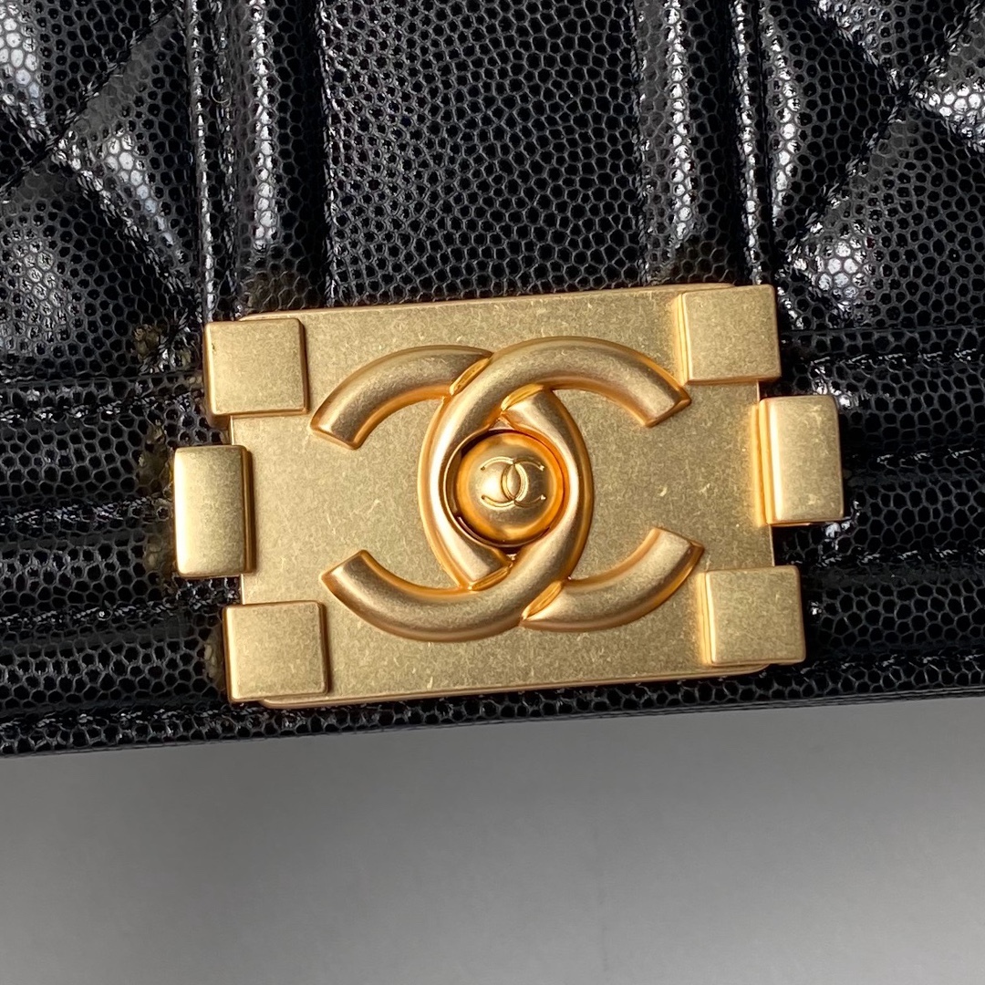 CHANEL 24A Le Boy Flap Bag 67086 25cm