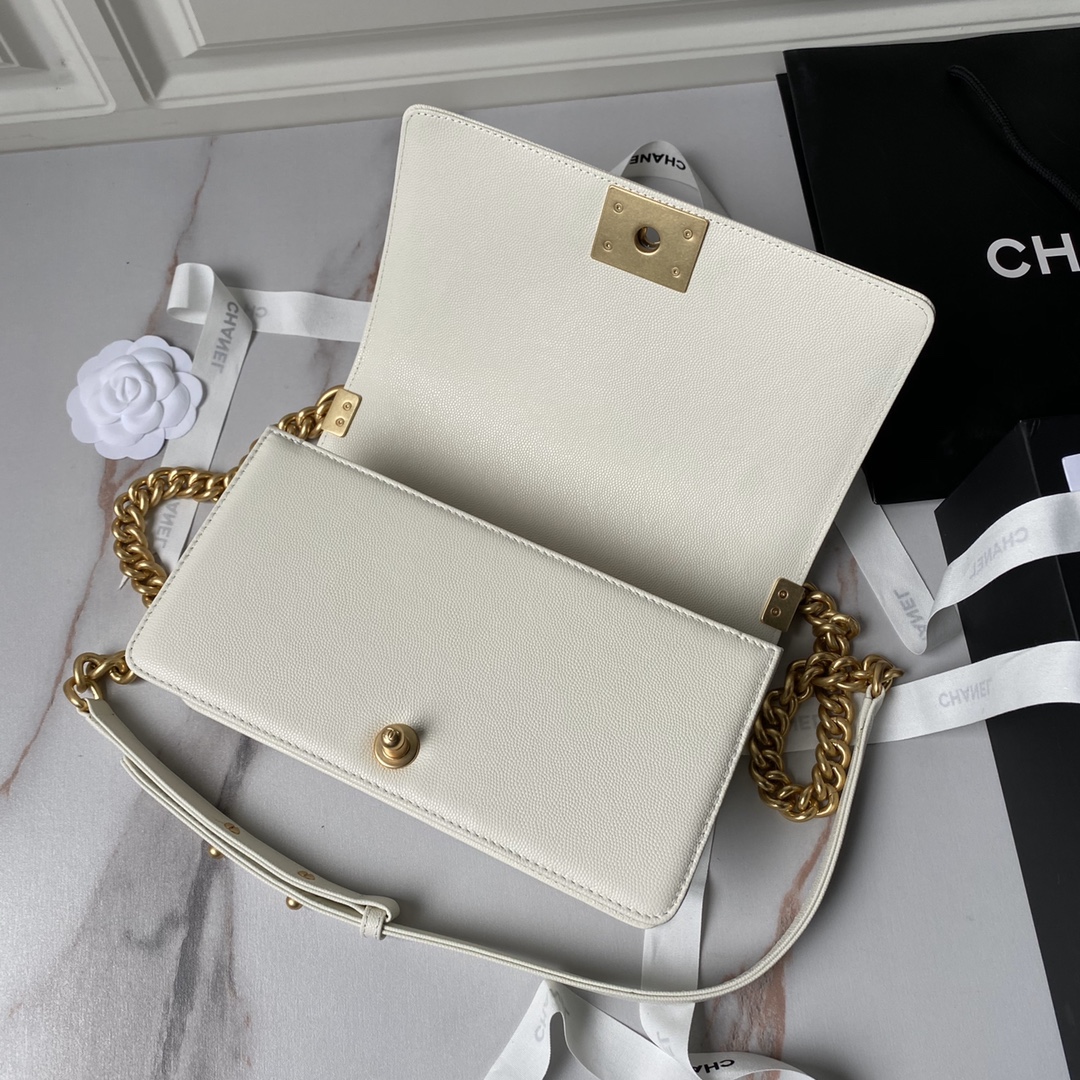 CHANEL 24A Le Boy Flap Bag 67086 25cm