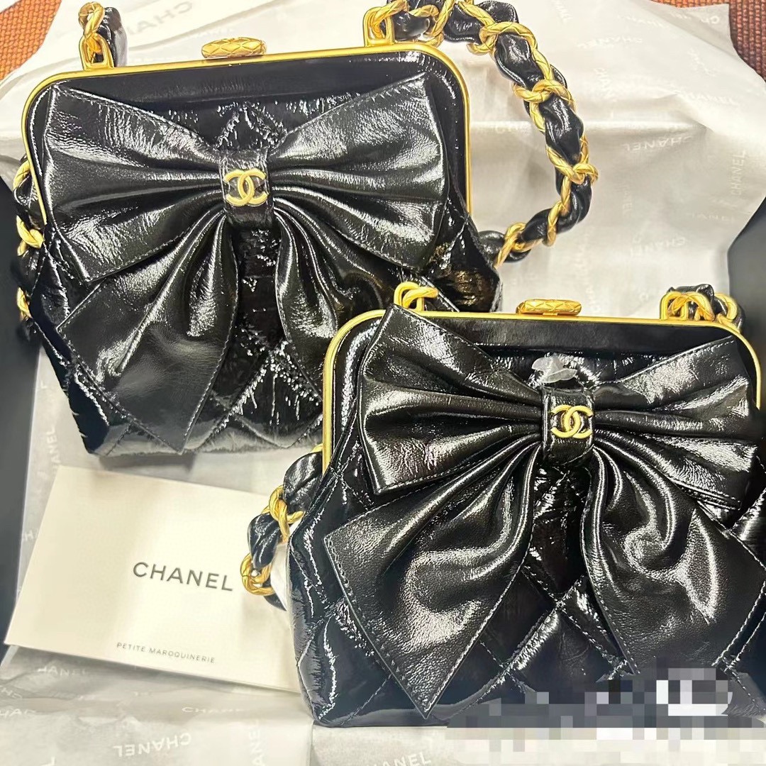 CHANEL 24A Bow Frog Mouth Bag AP4028 12x13x4cm