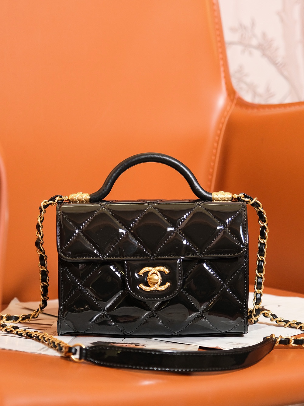 CHANEL Mini Black & Gold Crossbody Bag AS4956 13x18x8cm