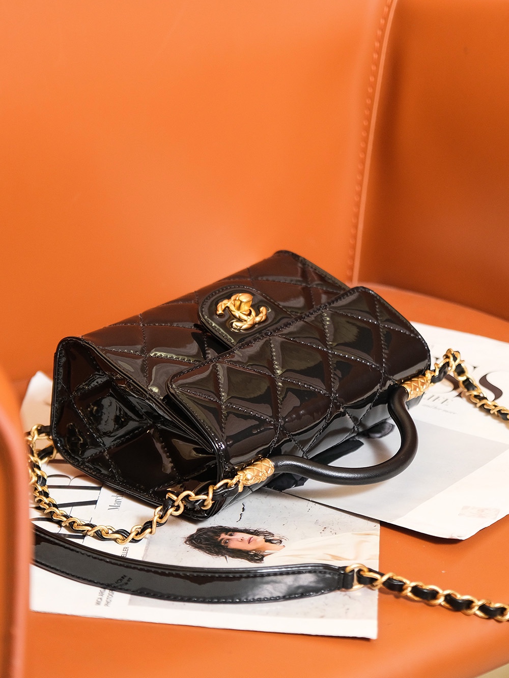 CHANEL Mini Black & Gold Crossbody Bag AS4956 13x18x8cm