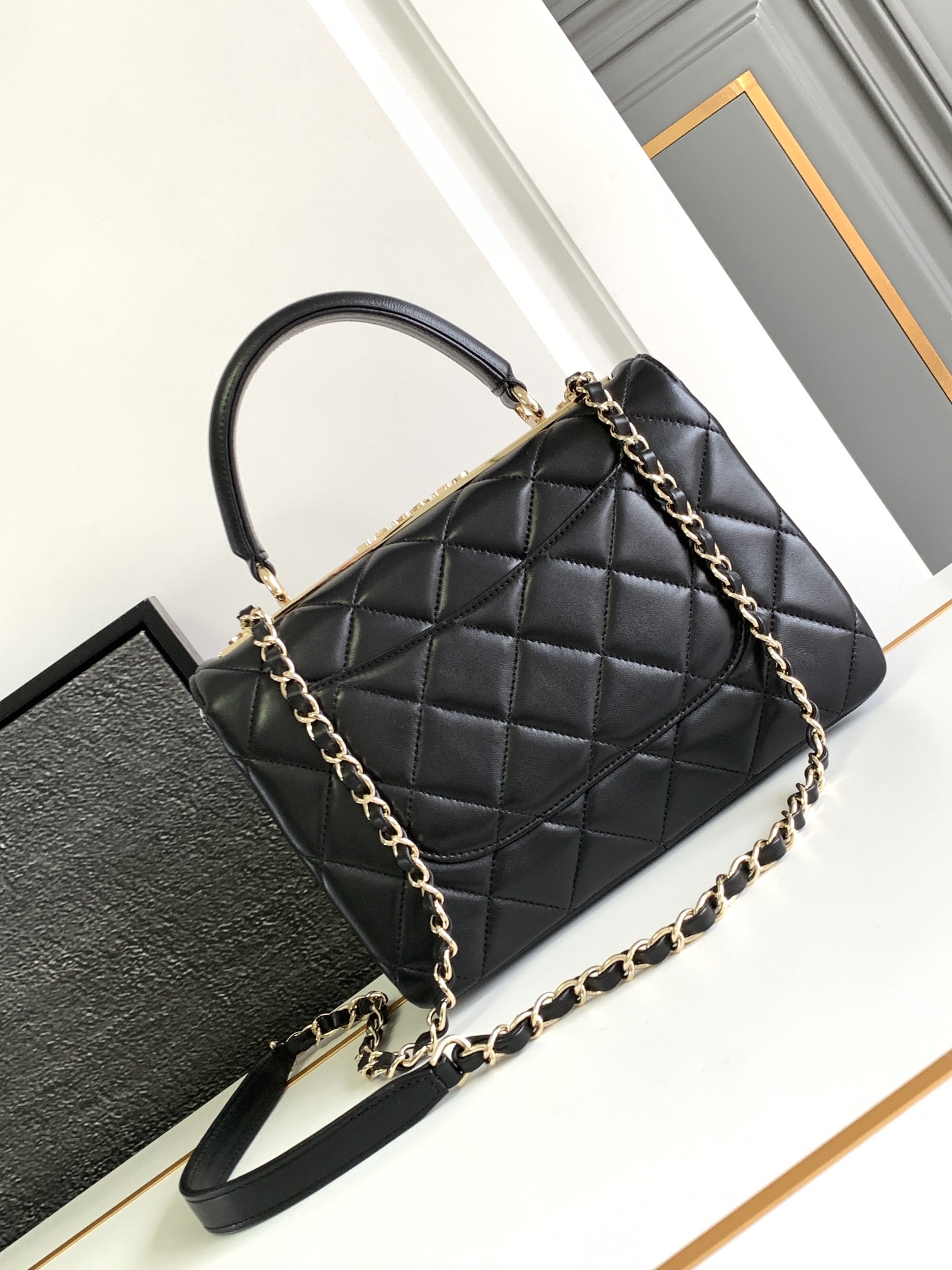 CHANEL Black Gold Diamond Buckle Bag 92236 25cm