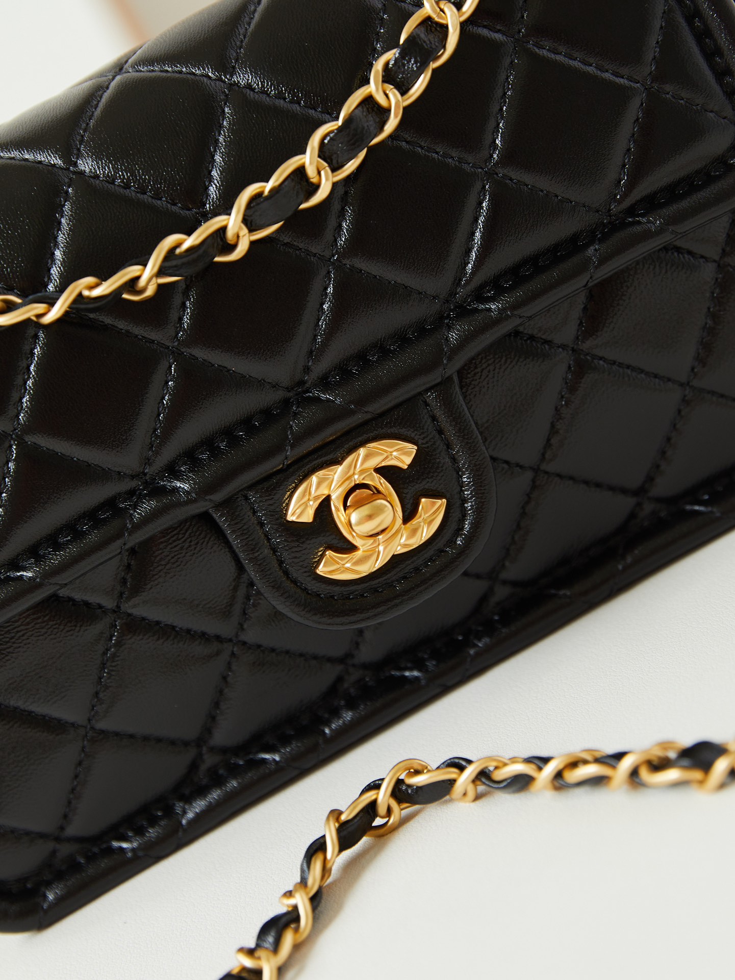 CHANEL 24A Waxed Tofu Bag AS4687 Medium 14.5x22.5x7cm