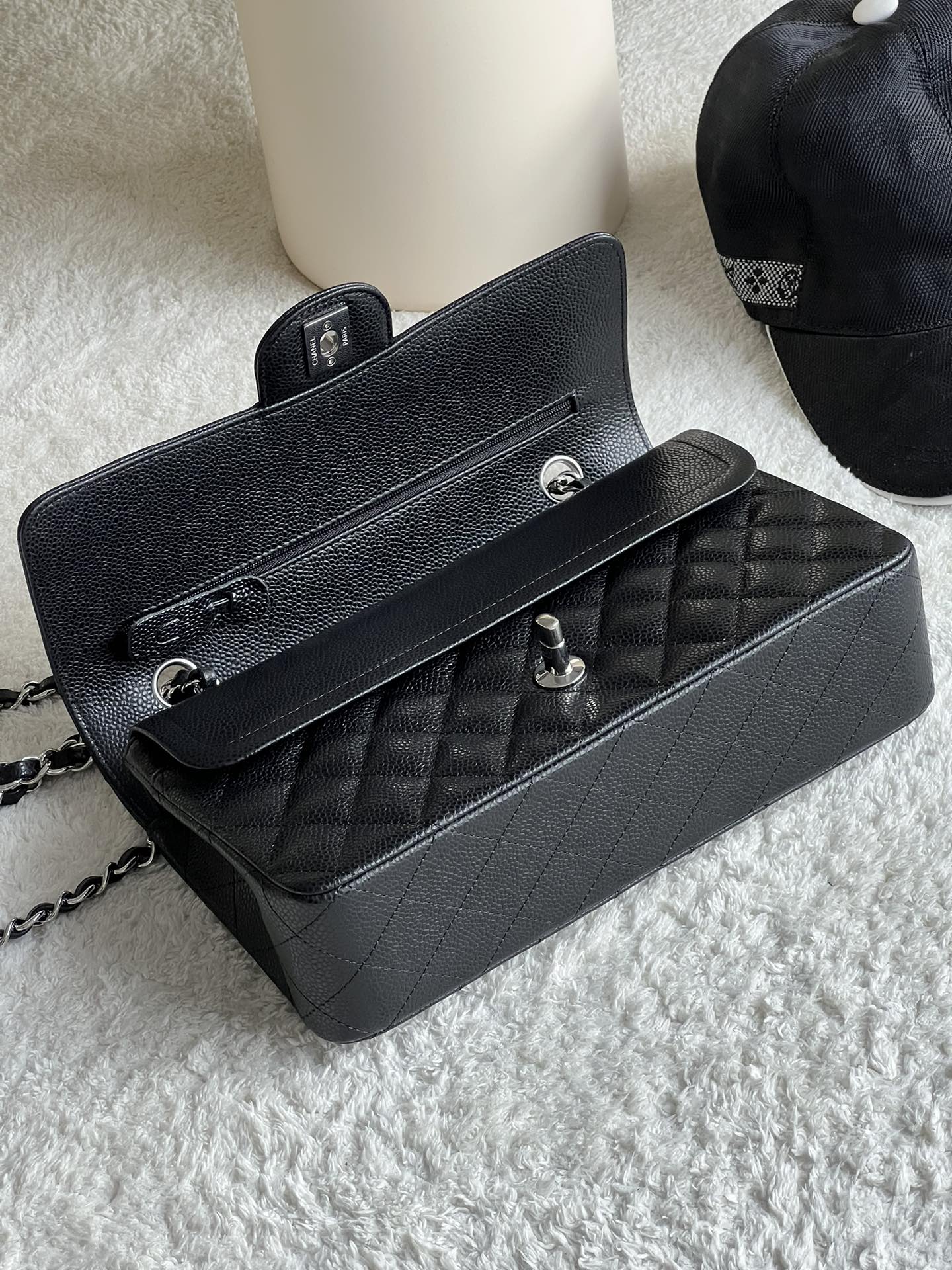 CHANEL 25cm Medium Black French Lychee Bag