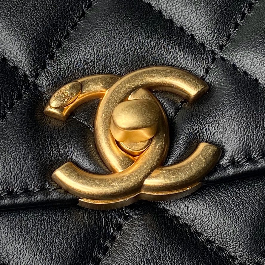 CHANEL Letter Woven Flap Bag AS4808 13x19x5.5cm