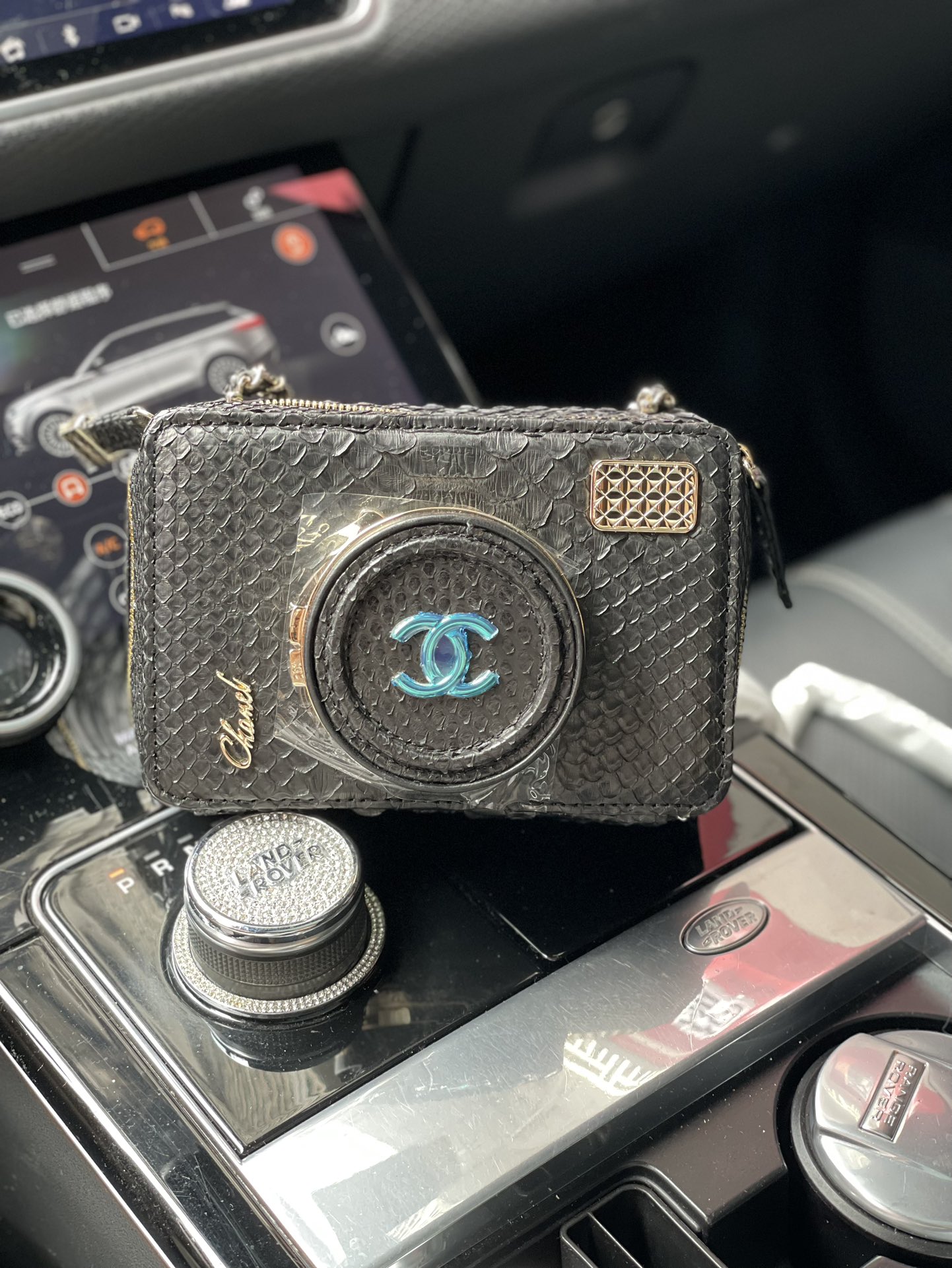 CHANEL Camera Bag Retro Luxurious 11.5x16x6cm