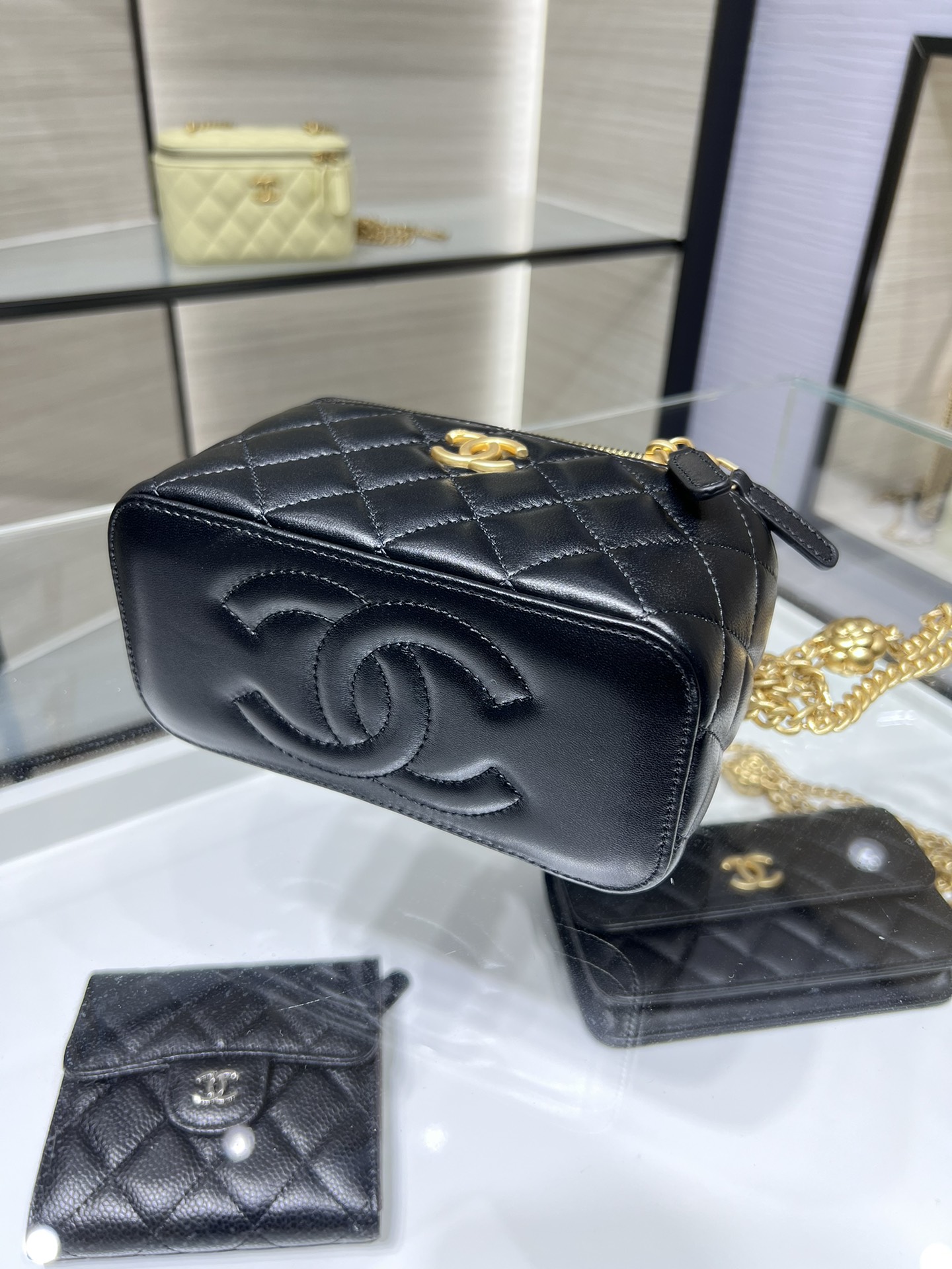 CHANEL 23P Box Bag Camellia Buckle AP3301