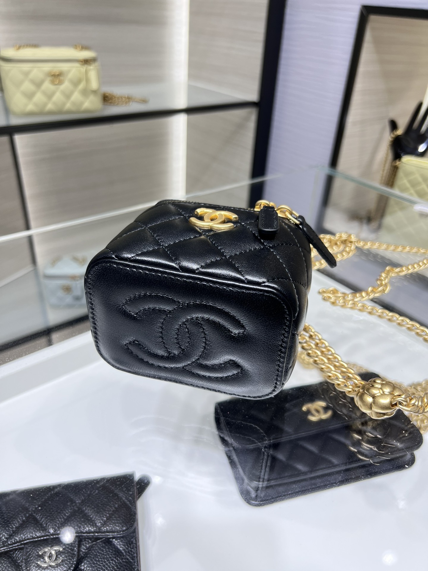 CHANEL 23P Box Bag Camellia Buckle AP3300