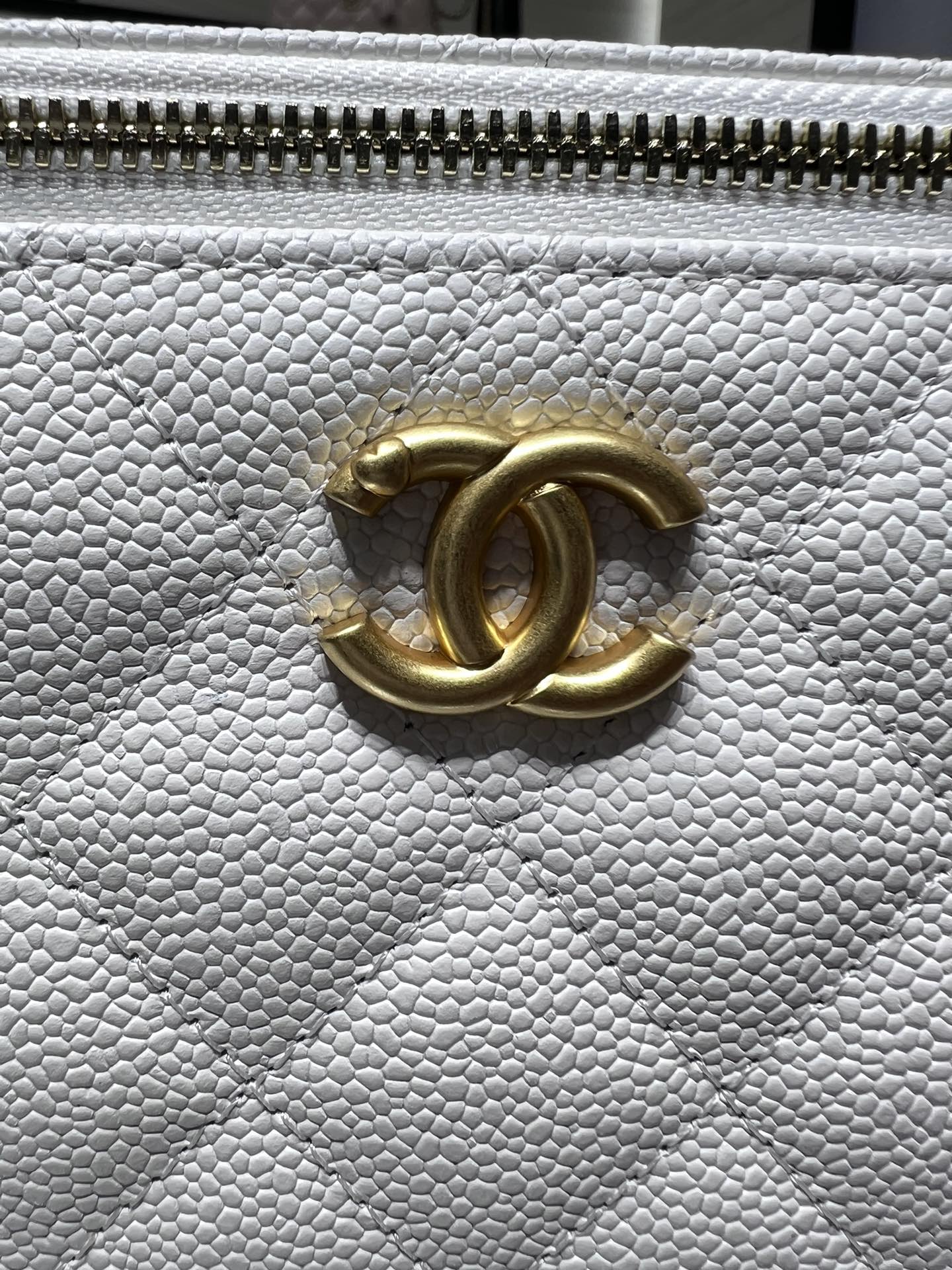 CHANEL 23P Box Bag Love Buckle Double C AP3204Y8700