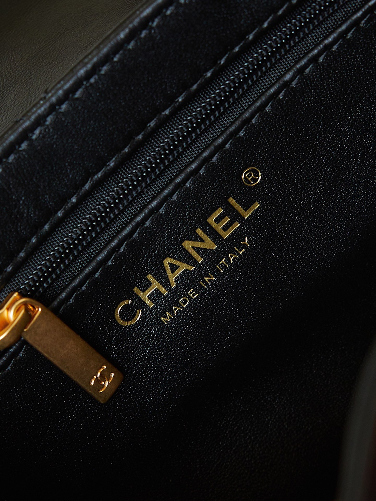 CHANEL 23K Kelly Handle Bag AS4416 13x19x7cm