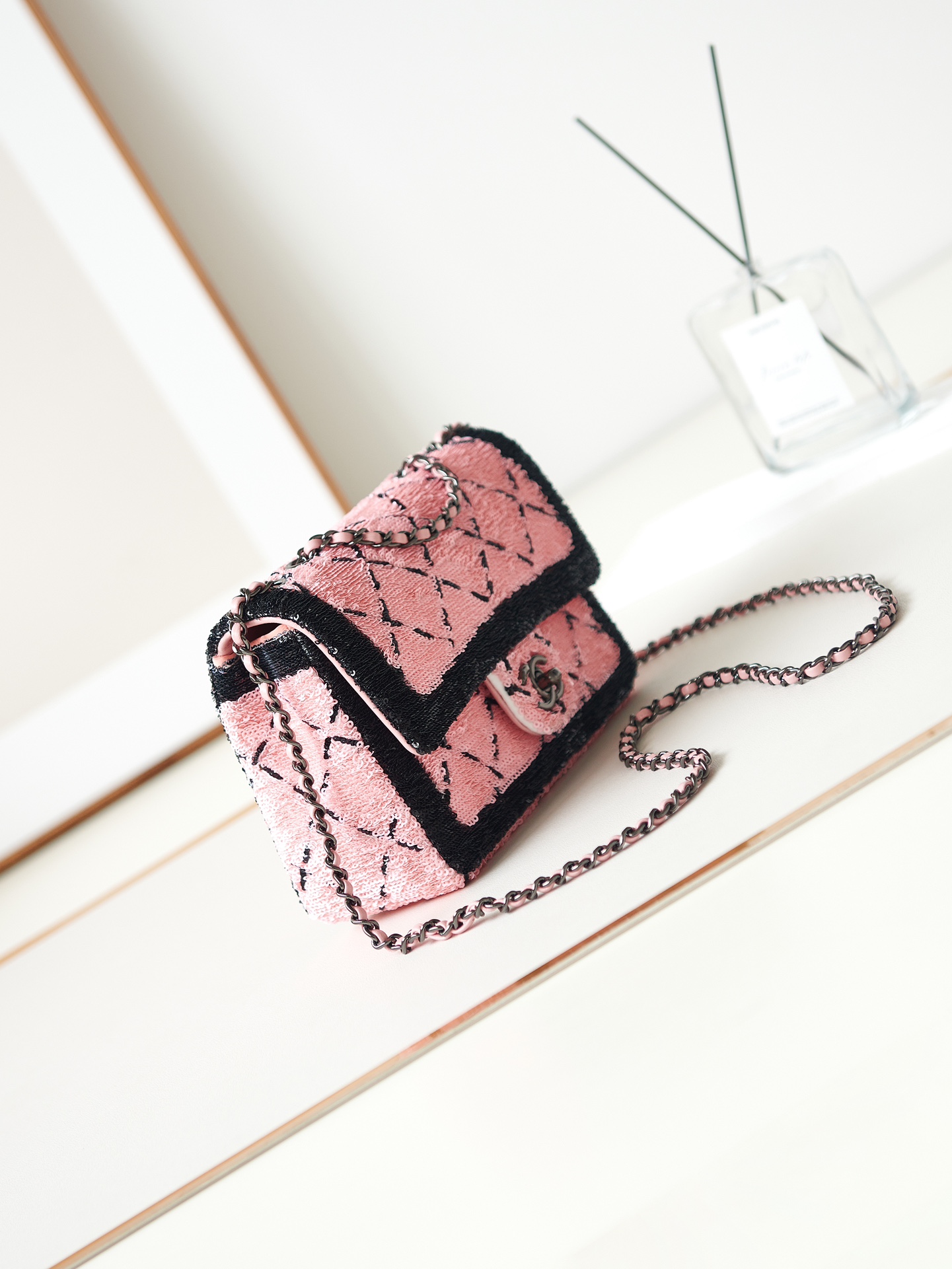 CHANEL 24p Xiaoxiang Crystal Sequin Series Chege Pink