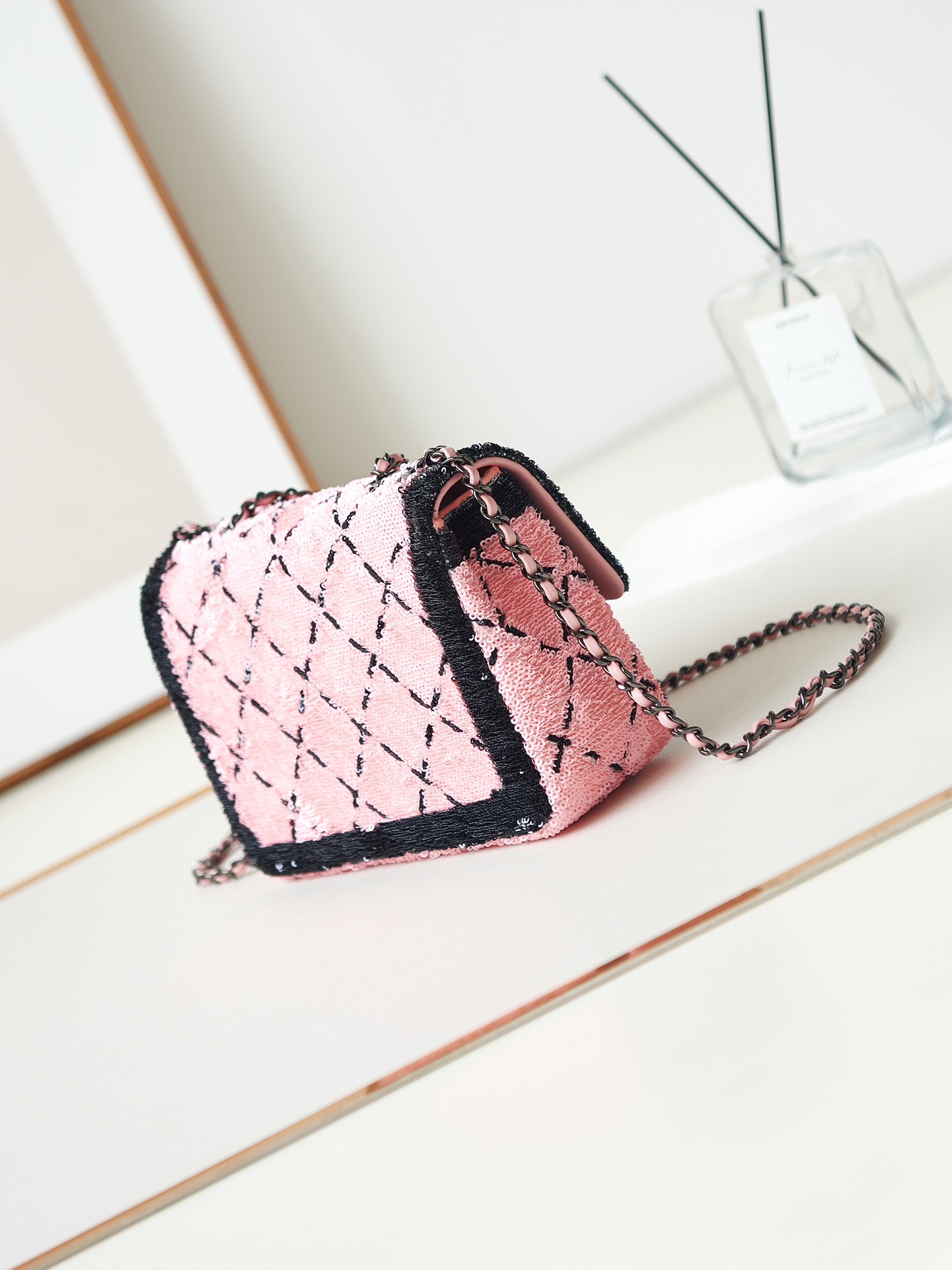 CHANEL 24p Xiaoxiang Crystal Sequin Series Chege Pink