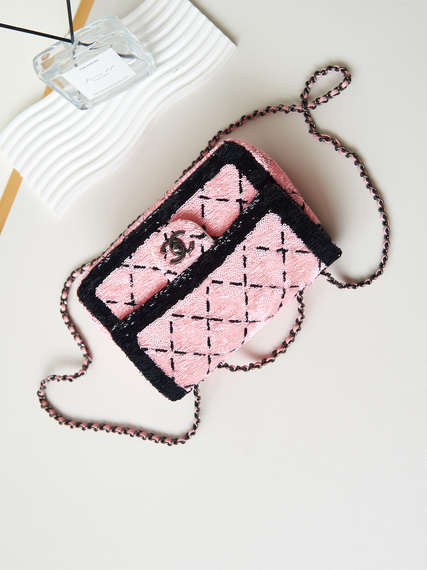 CHANEL 24p Xiaoxiang Crystal Sequin Series Chege Pink