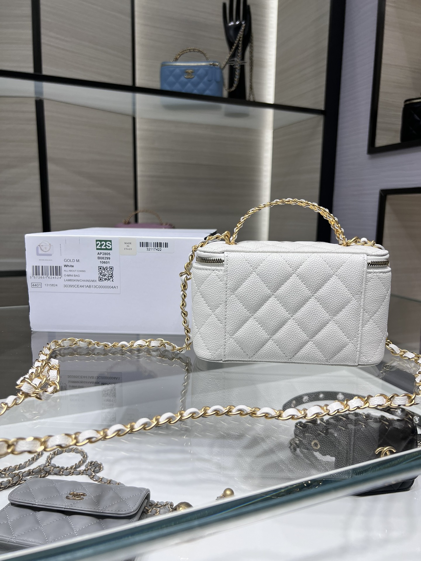 CHANEL 22 Letter Handle Box Bag AP2805