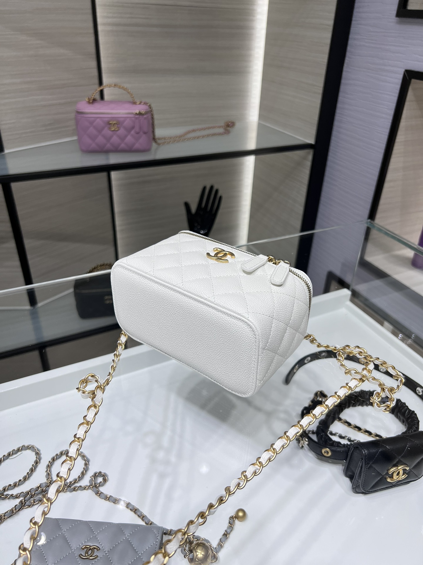 CHANEL 22 Letter Handle Box Bag AP2805