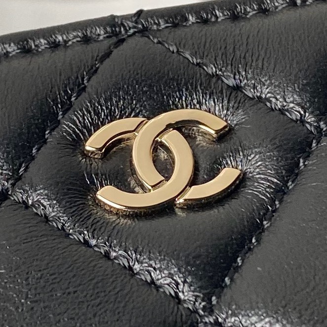 CHANEL 24s Sheepskin Shell Bag AP4000 11x16x2.5cm