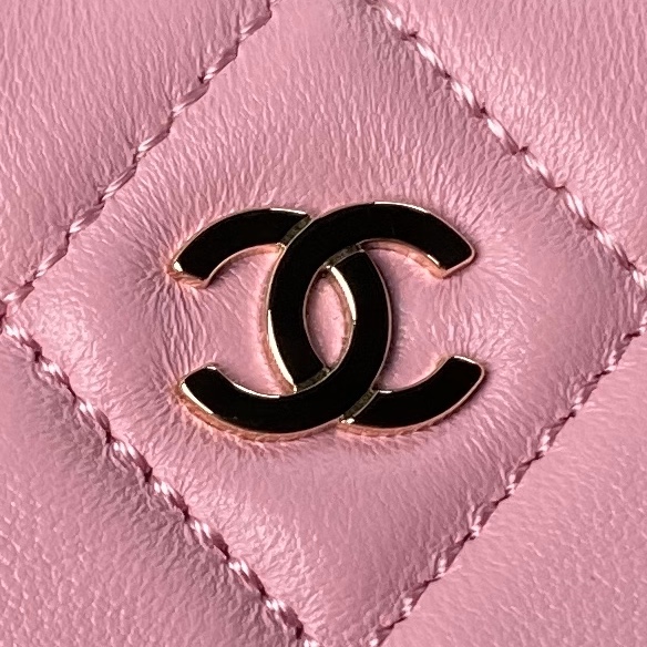 CHANEL 24s Sheepskin Shell Bag AP4000 11x16x2.5cm