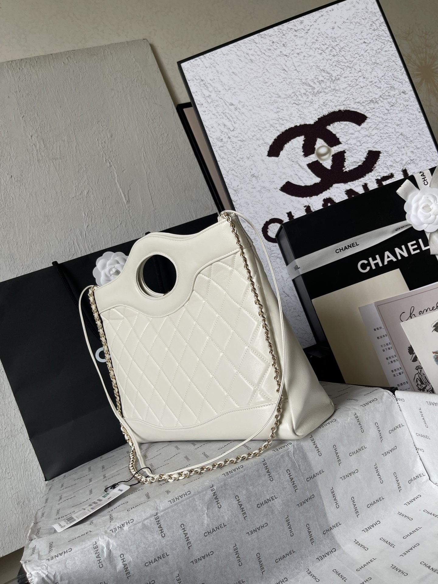 CHANEL Large 31bag High-end Customized Chanel23p 36x30x8cm