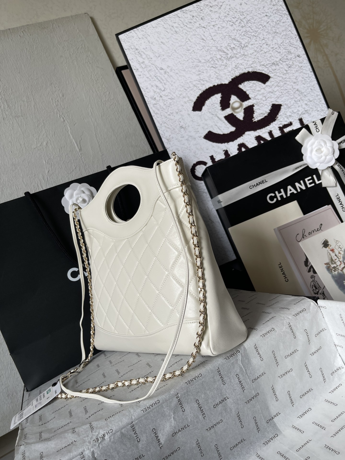 CHANEL Medium 31bag High-end Customized Chanel23p 30x29x9cm