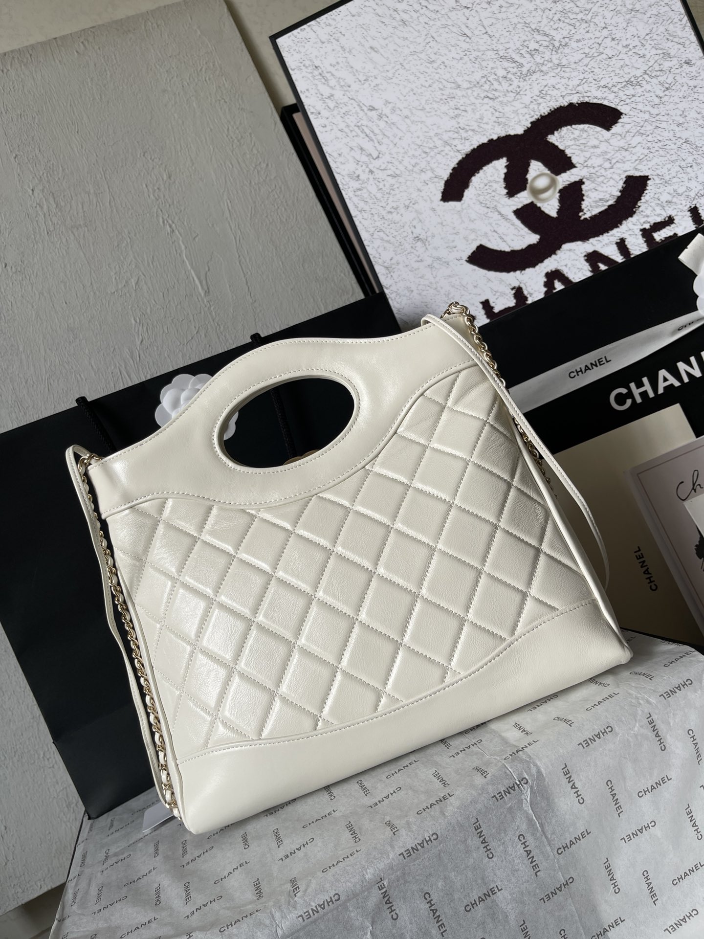 CHANEL Medium 31bag High-end Customized Chanel23p 30x29x9cm