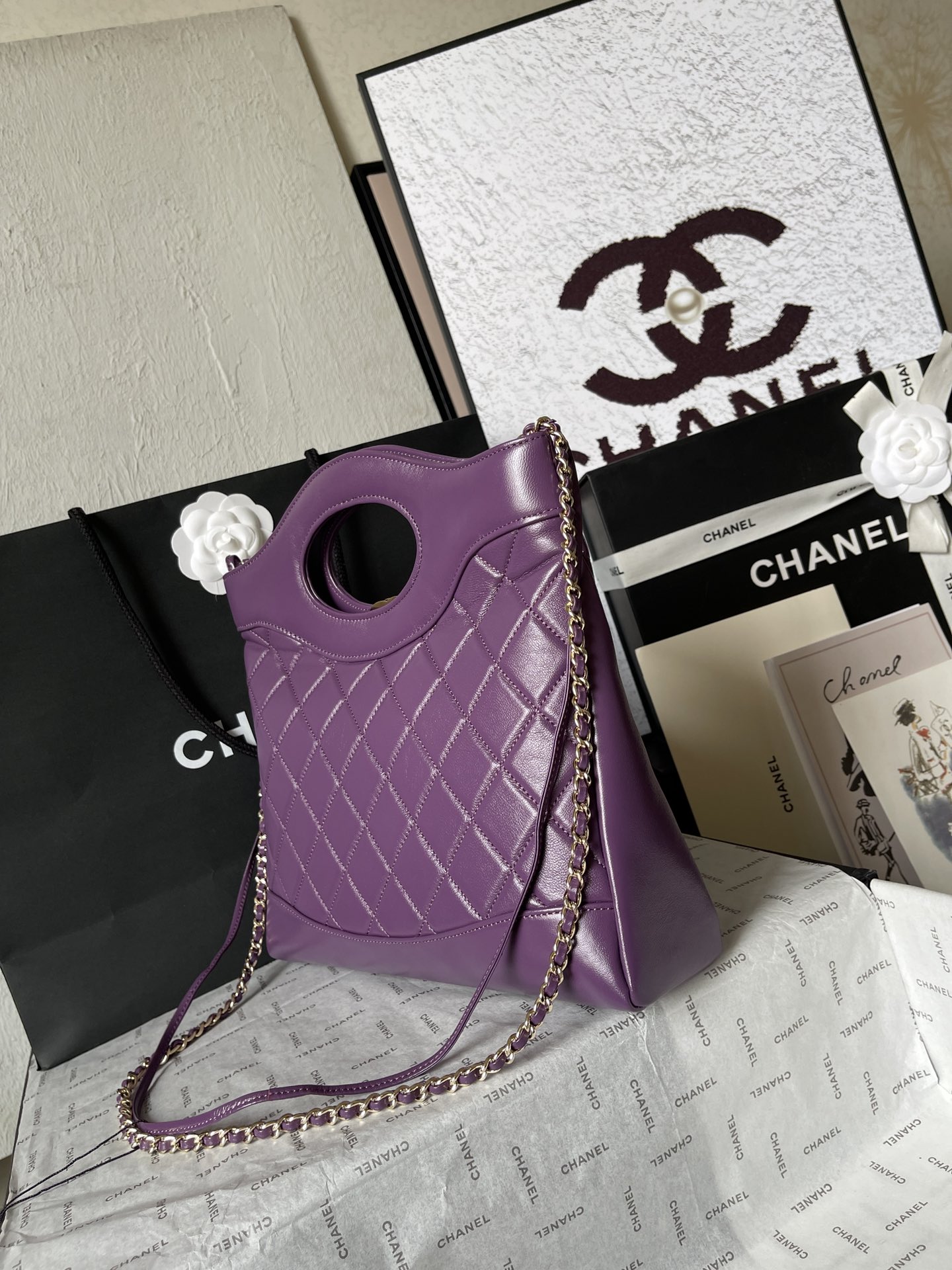 CHANEL 23p King Bomb Medium 31 Bag AS4133 30x29x9cm