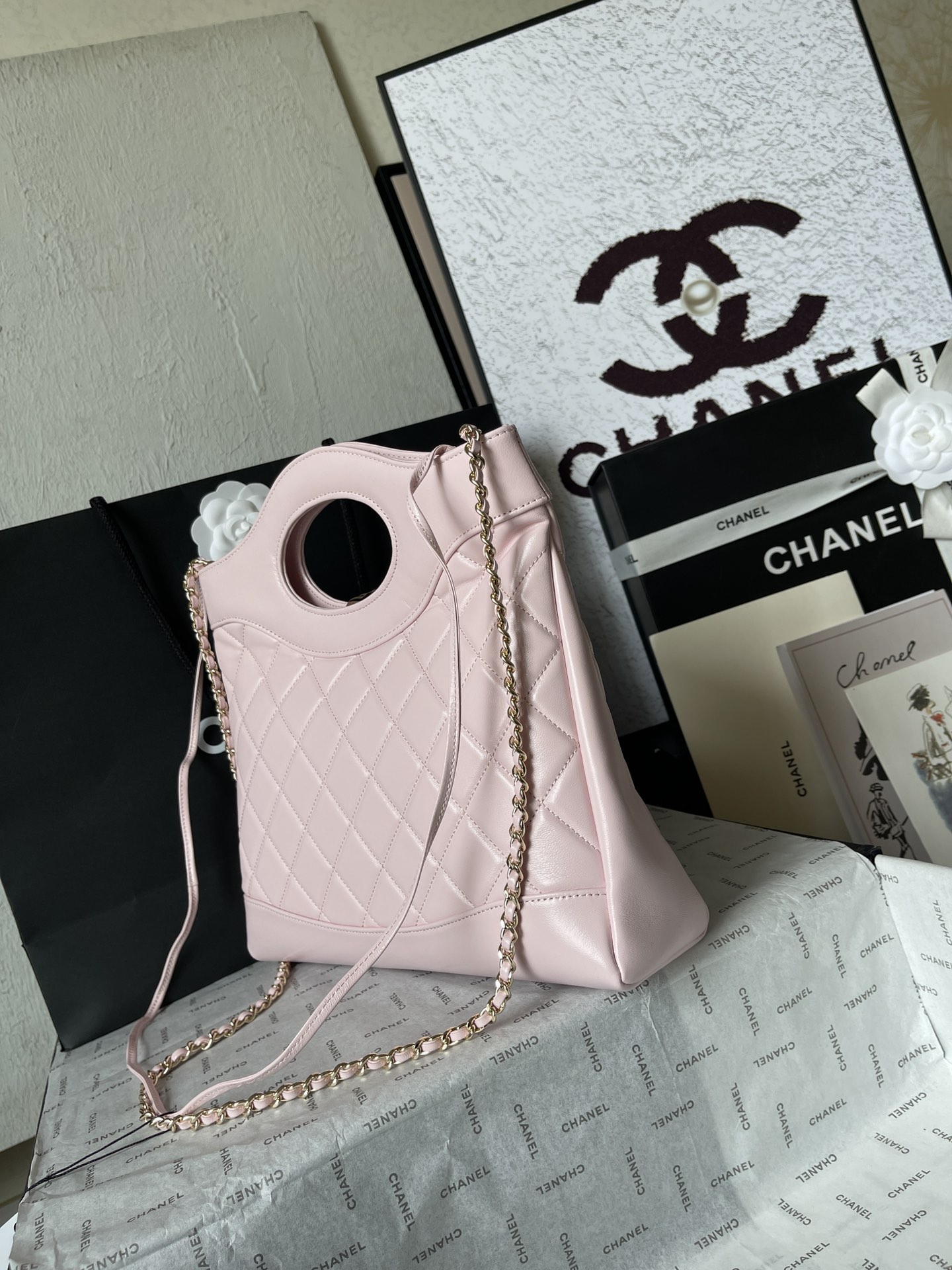 CHANEL 23p King Bomb Medium 31 Bag AS4133 30x29x9cm