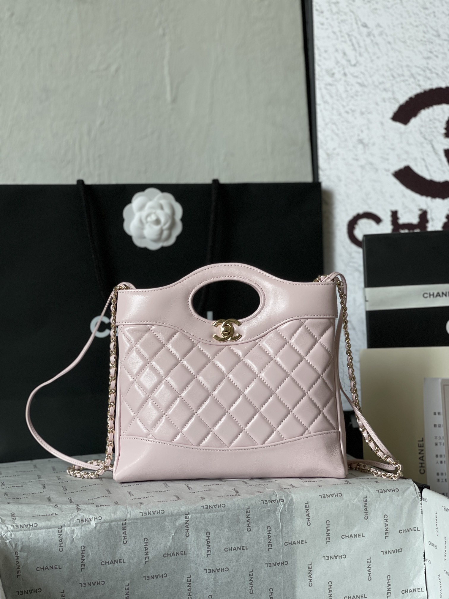 CHANEL 23A King Bomb Mini 31 Bag AS4133 22x23x5.5cm