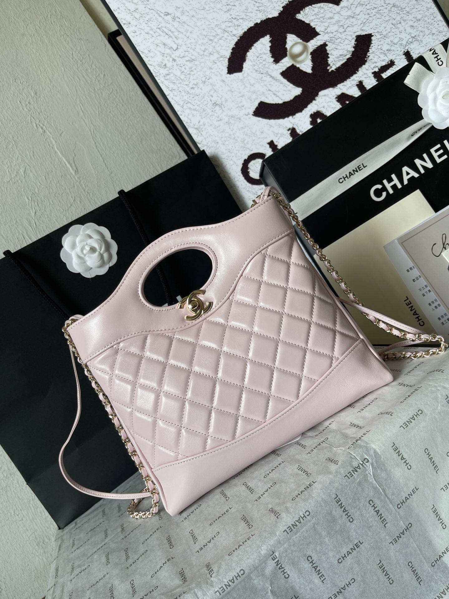 CHANEL 23A King Bomb Mini 31 Bag AS4133 22x23x5.5cm