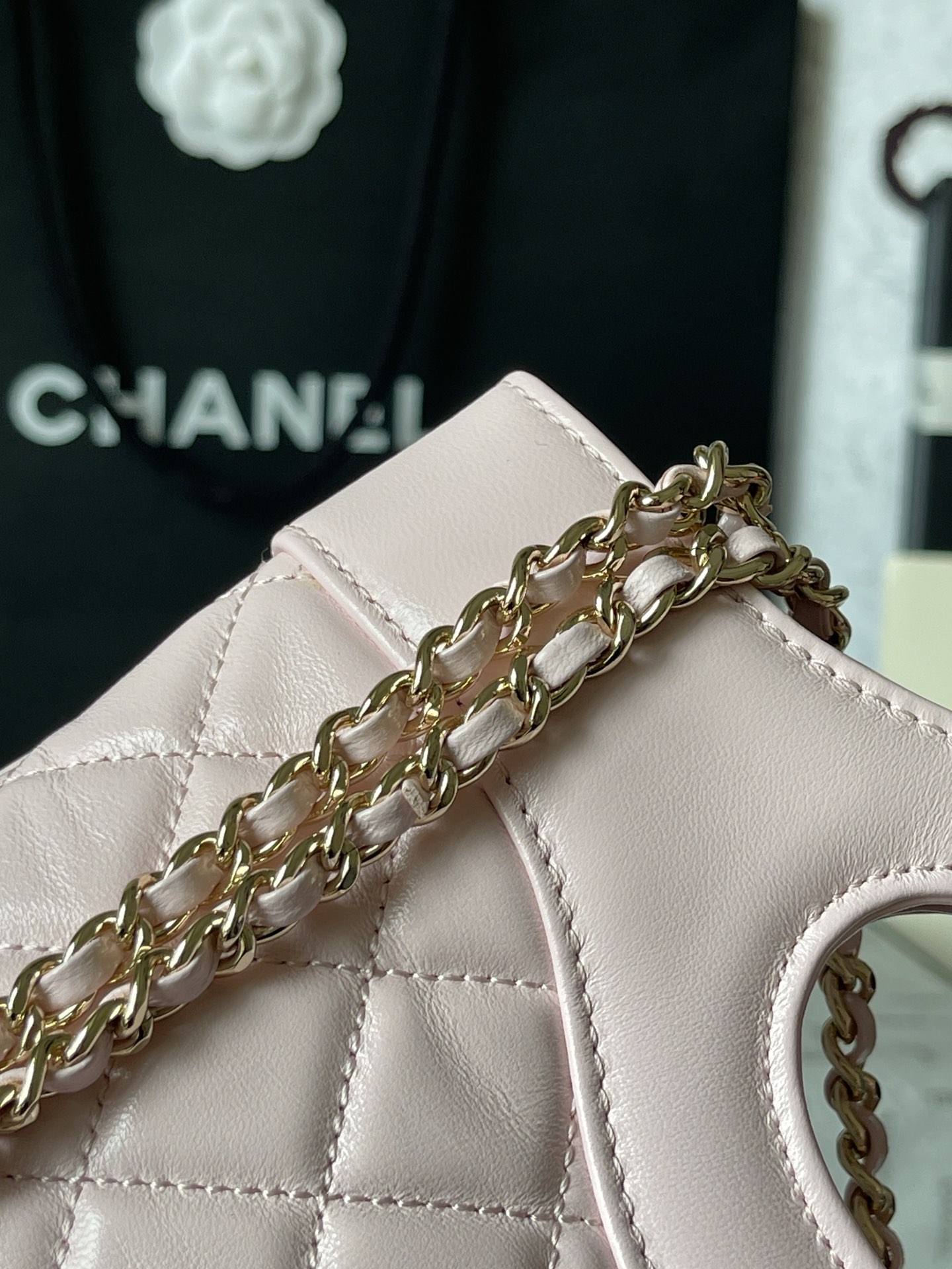 CHANEL 23A King Bomb Mini 31 Bag AS4133 22x23x5.5cm