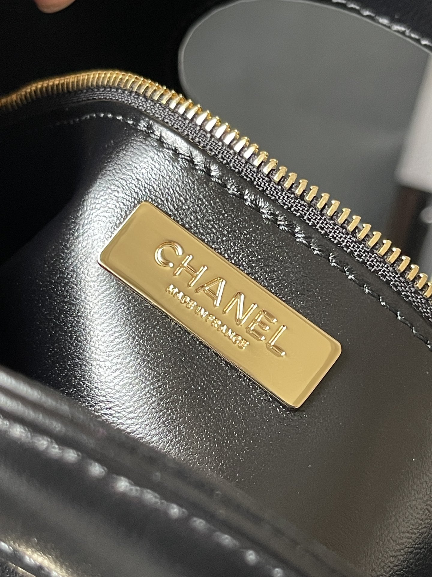 CHANEL 23p King Bomb Large 31 Bag AS4133 30-29-9CM