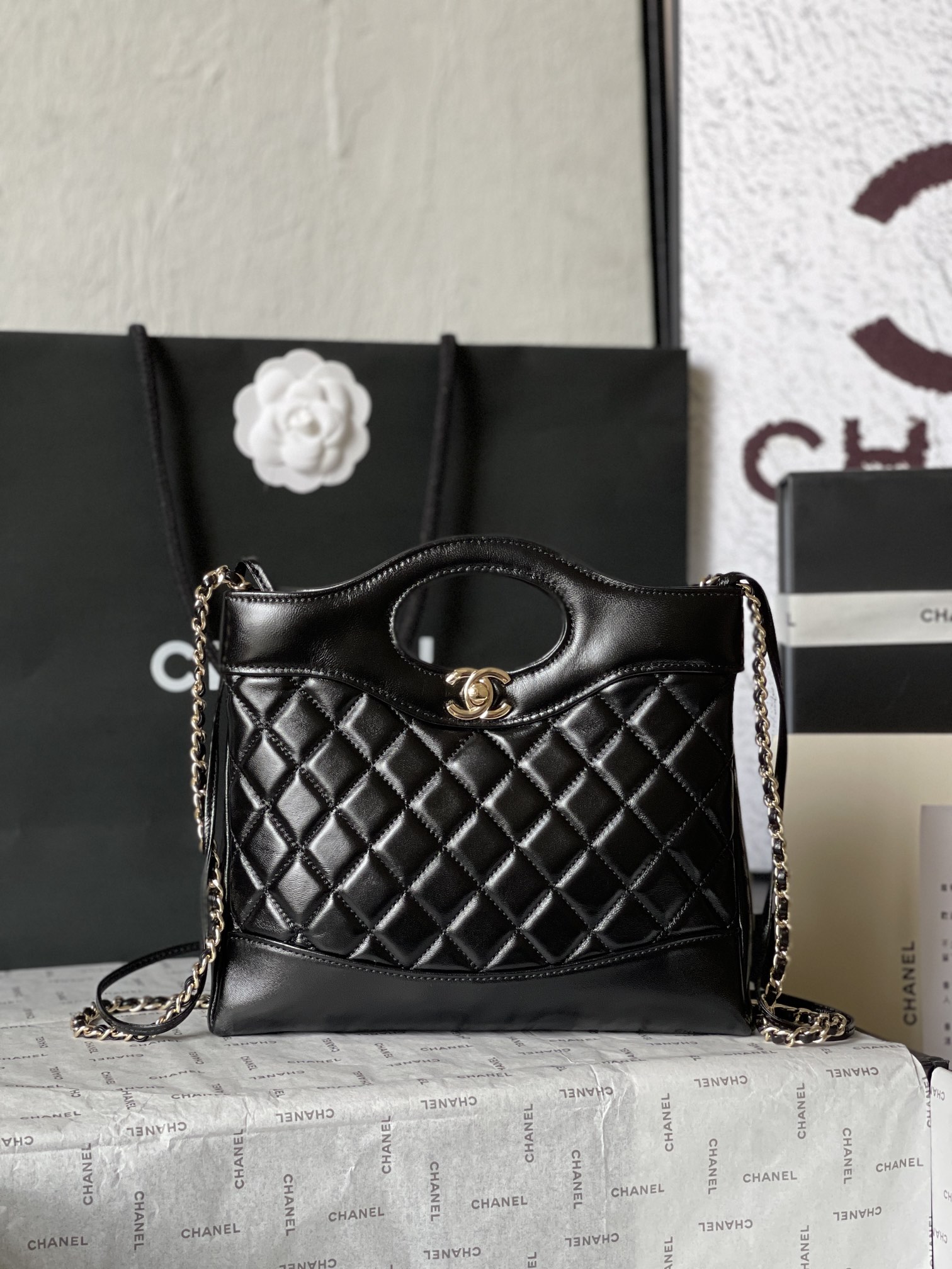 CHANEL 23A King Bomb Mini 31 Bag AS4133 22x23x5.5cm