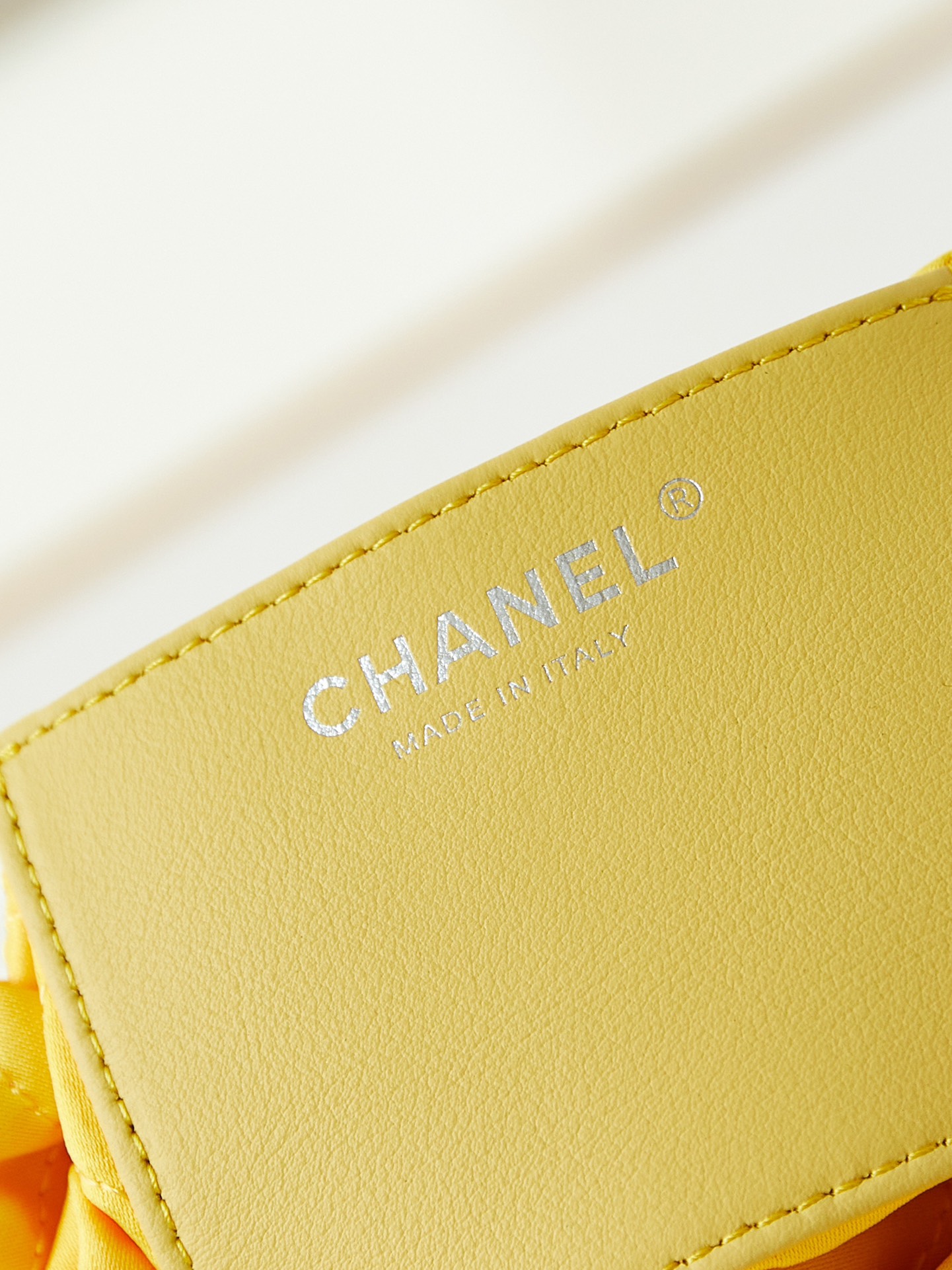 CHANEL 24S Gradient Yellow Mini 22 Bag AS3980 19x20x6cm