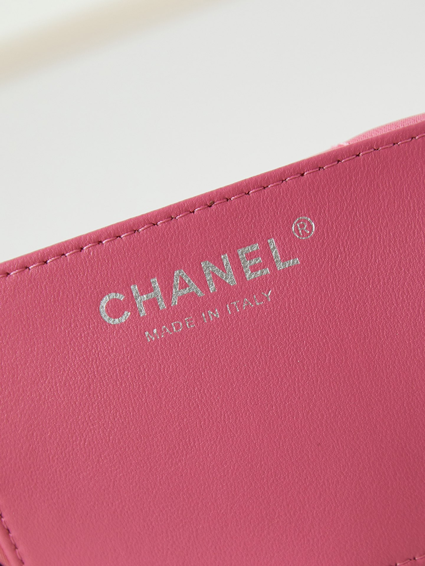 CHANEL 24S Gradient Pink Mini 22 Bag AS3980 19x20x6cm