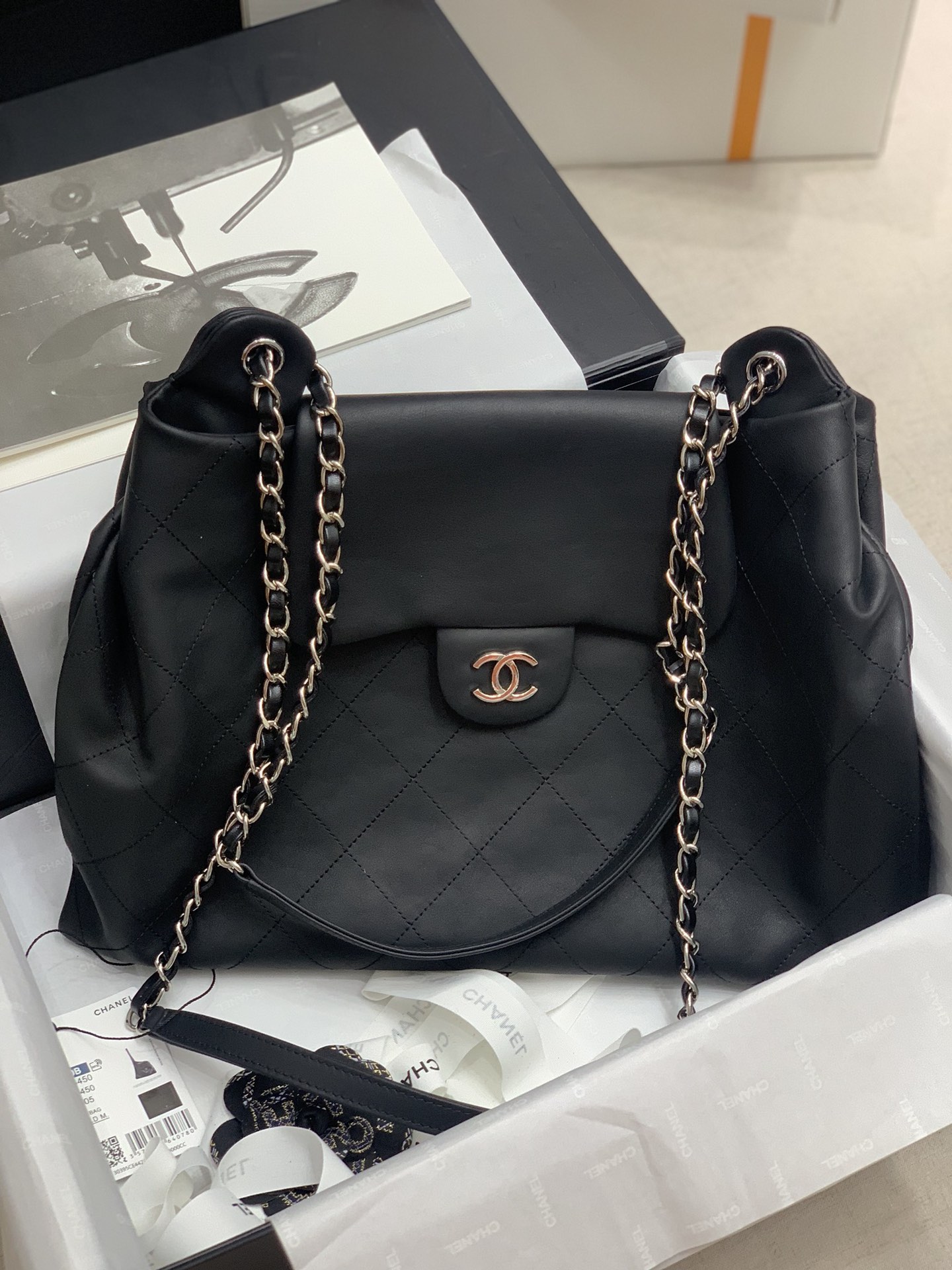 CHANEL Second-Hand Matt Leather Crossbody Bag 37x26x45