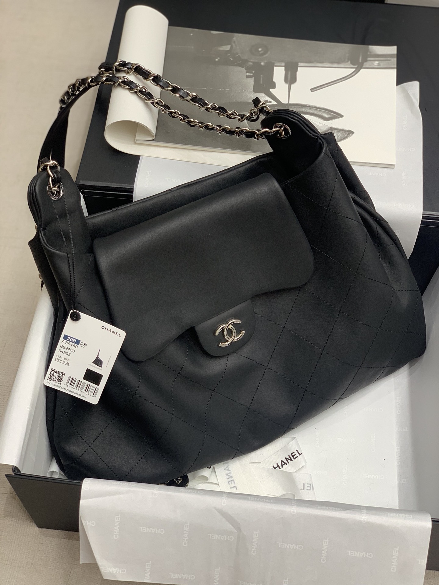 CHANEL Second-Hand Matt Leather Crossbody Bag 37x26x45