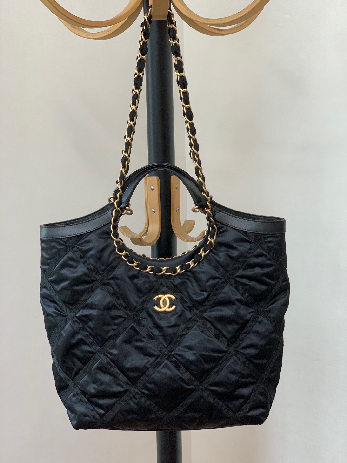 CHANEL 22P Black Nylon MAX Shopping Bag 43x39x8cm