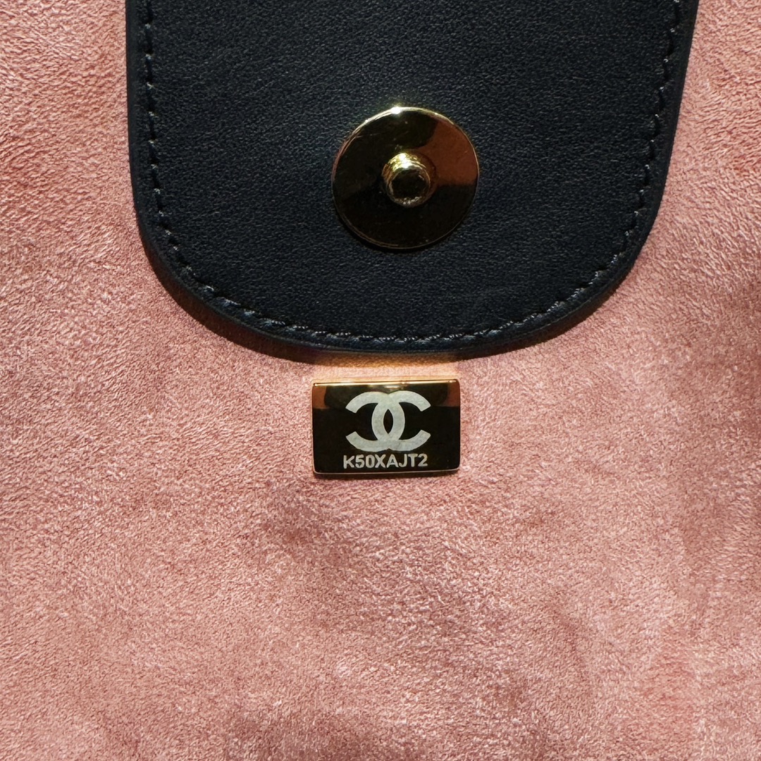 CHANEL Second-Hand Limited Edition Hippie Hobo Bag