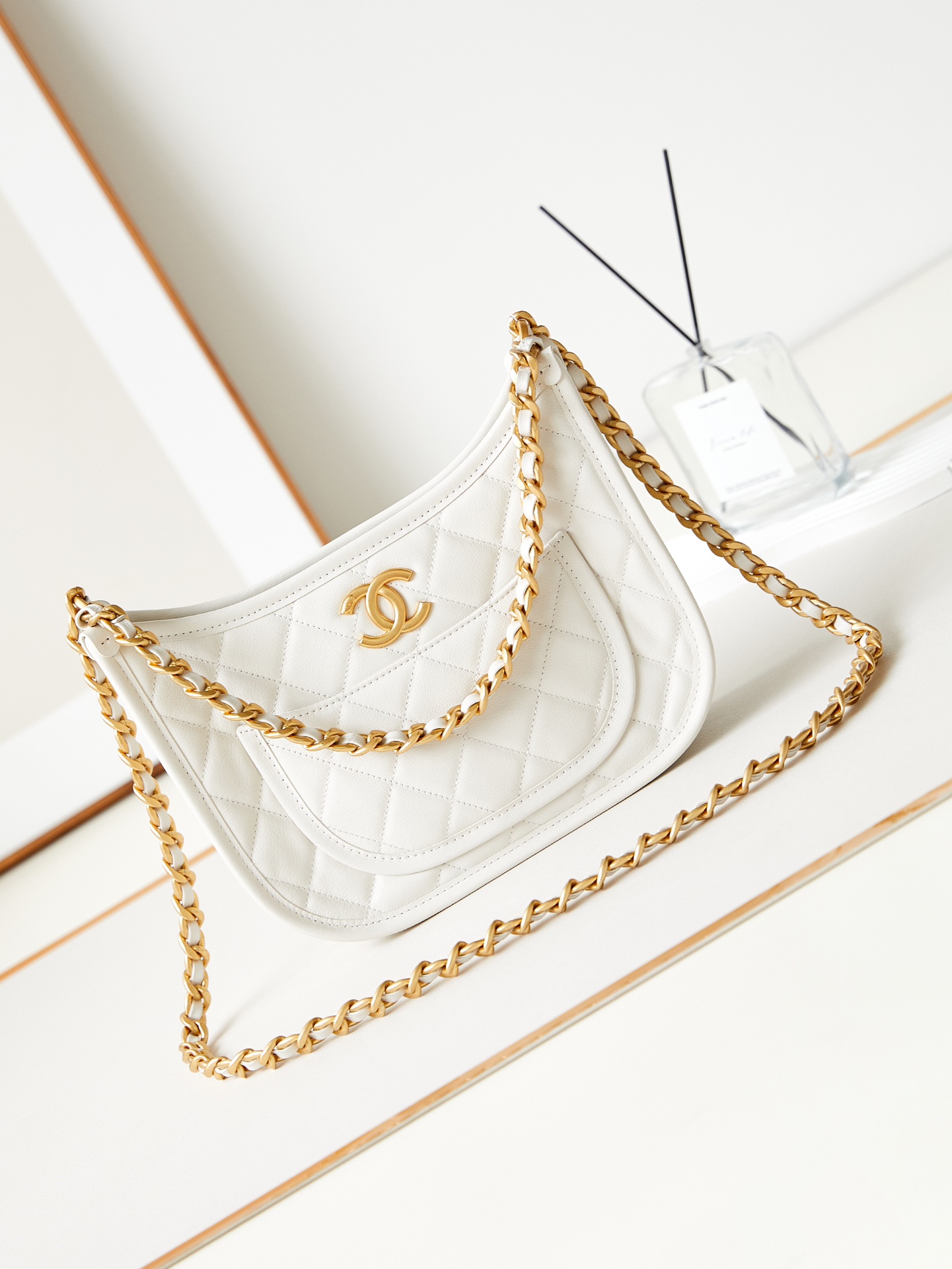 CHANEL 24S Cowhide Underarm Bag AS4666 20x24x6cm