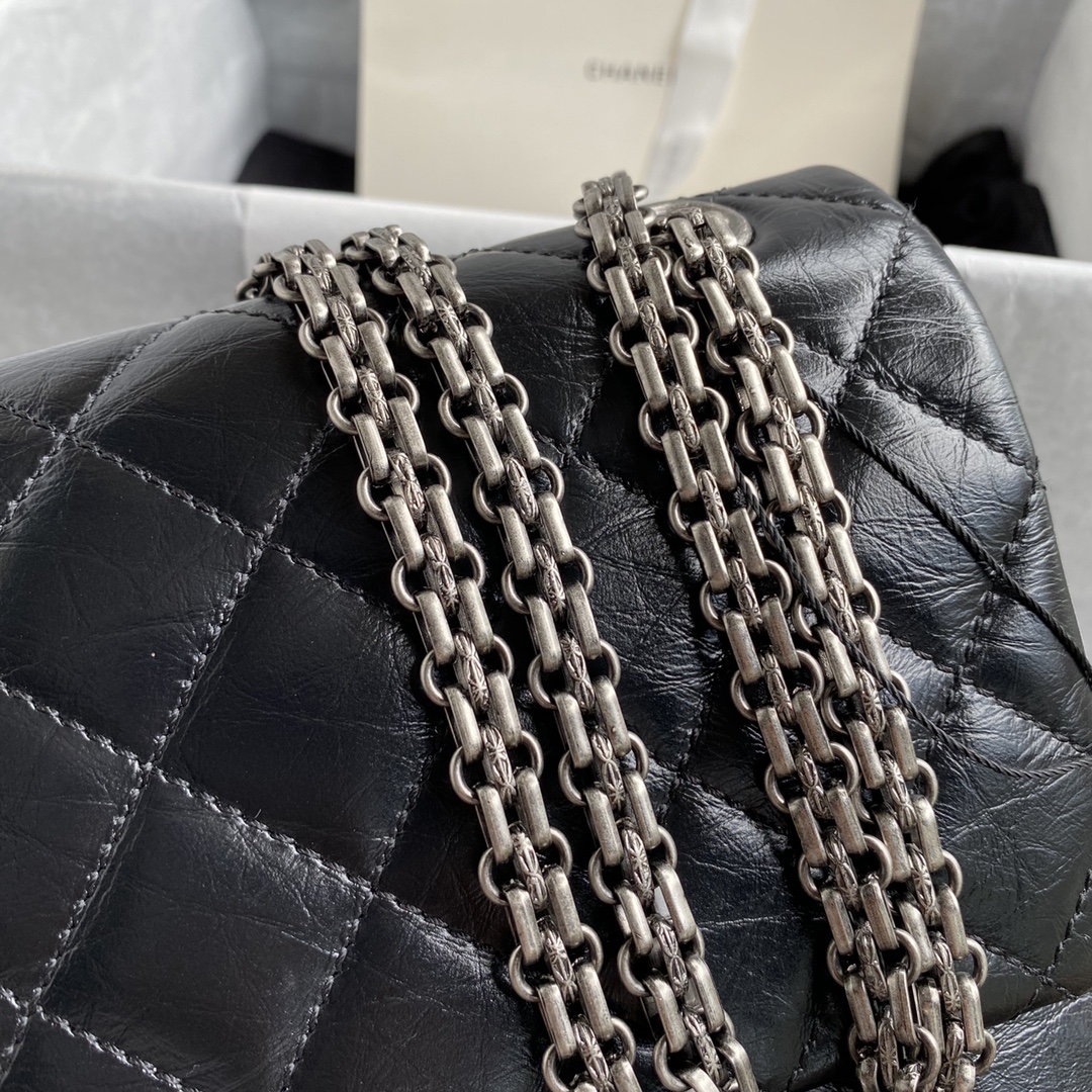 CHANEL 2.55 Reissue 28cm Autumn and Winter Bag 19.5x28x7.5cm