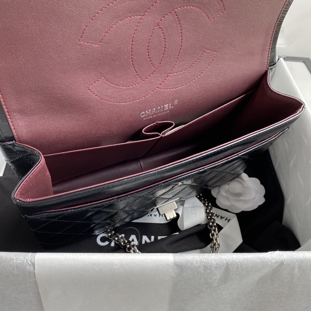 CHANEL 2.55 Reissue 28cm Autumn and Winter Bag 19.5x28x7.5cm