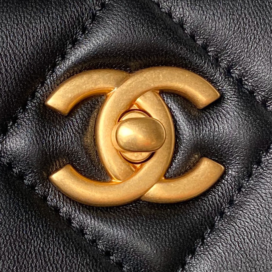 CHANEL 24P Large Hobo Bag AS4777, 36x24x9cm