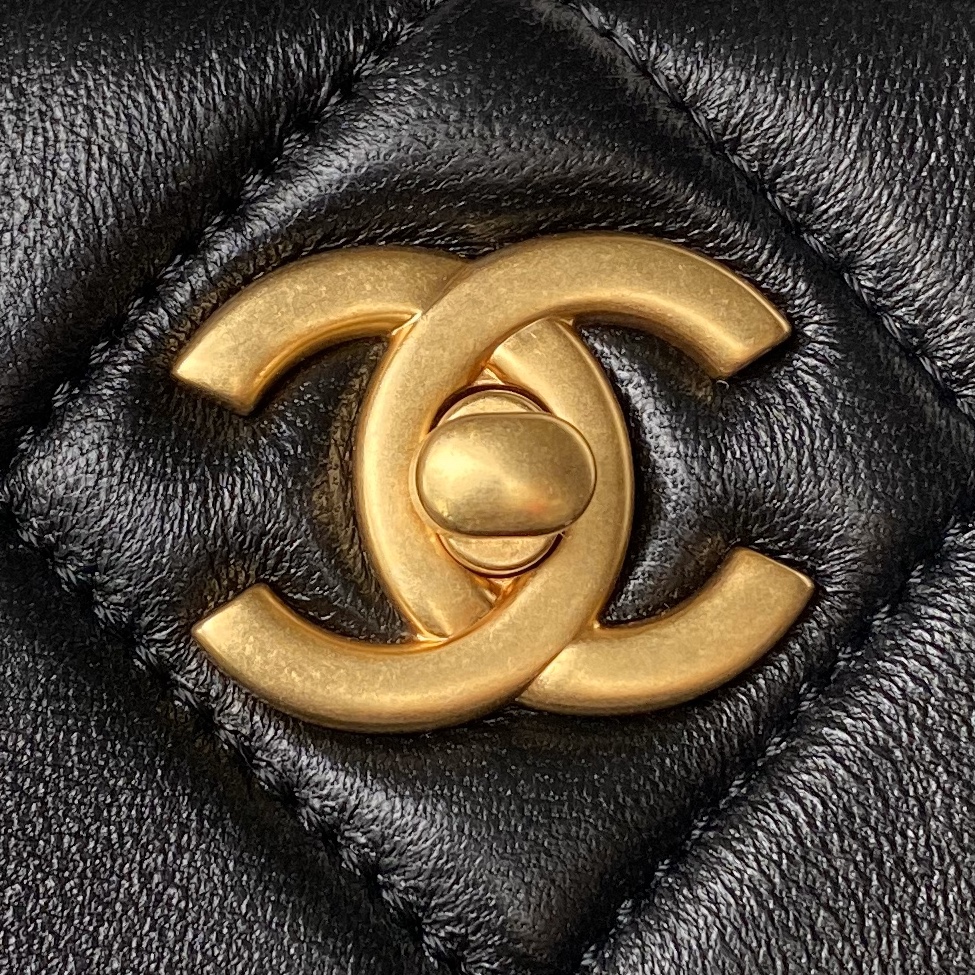 CHANEL 24P Hobo Bag Hippie AS4754, 28x30x7cm