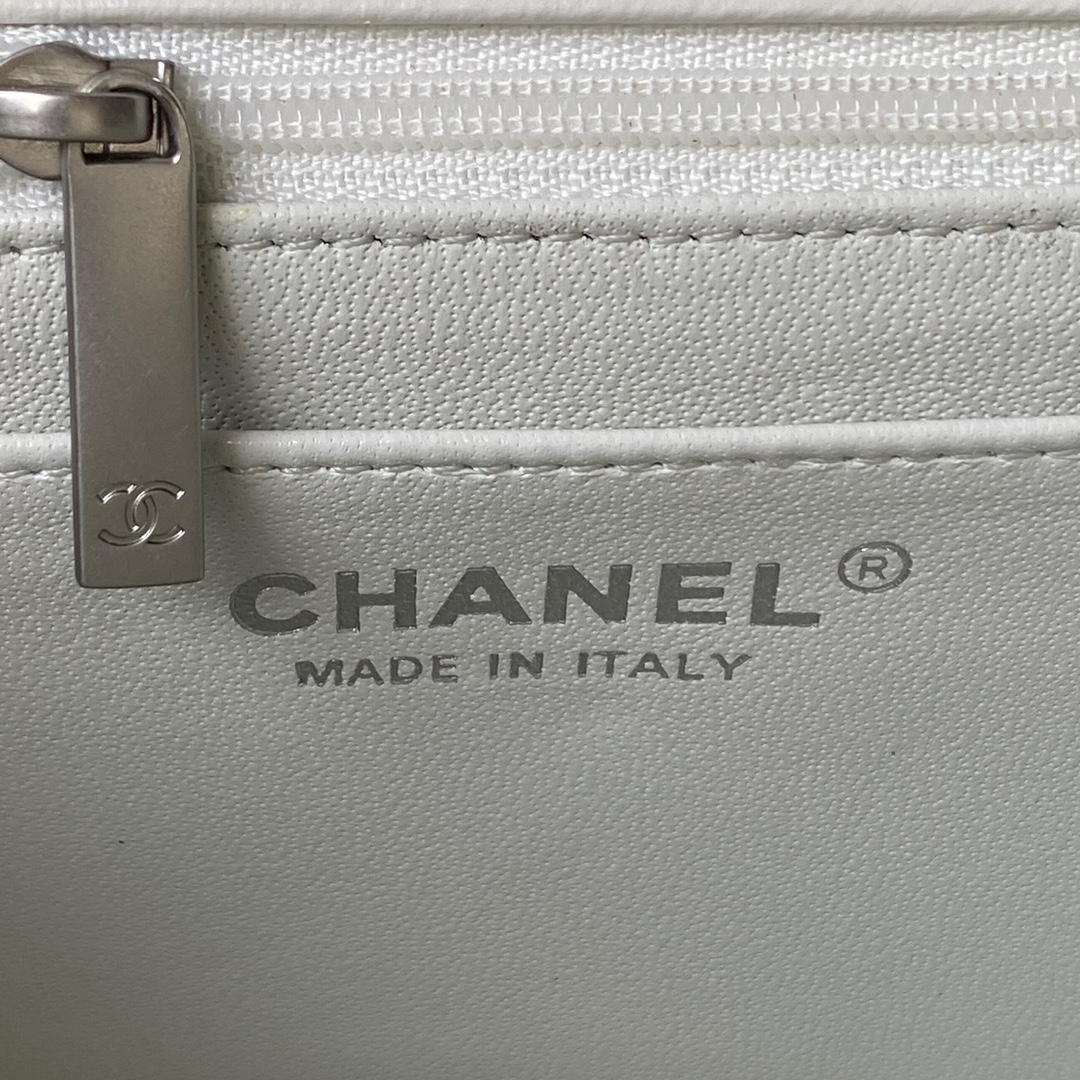 CHANEL 17cm CF Mini Flap Bag AS1786, Silver Ball Chain, 17cm