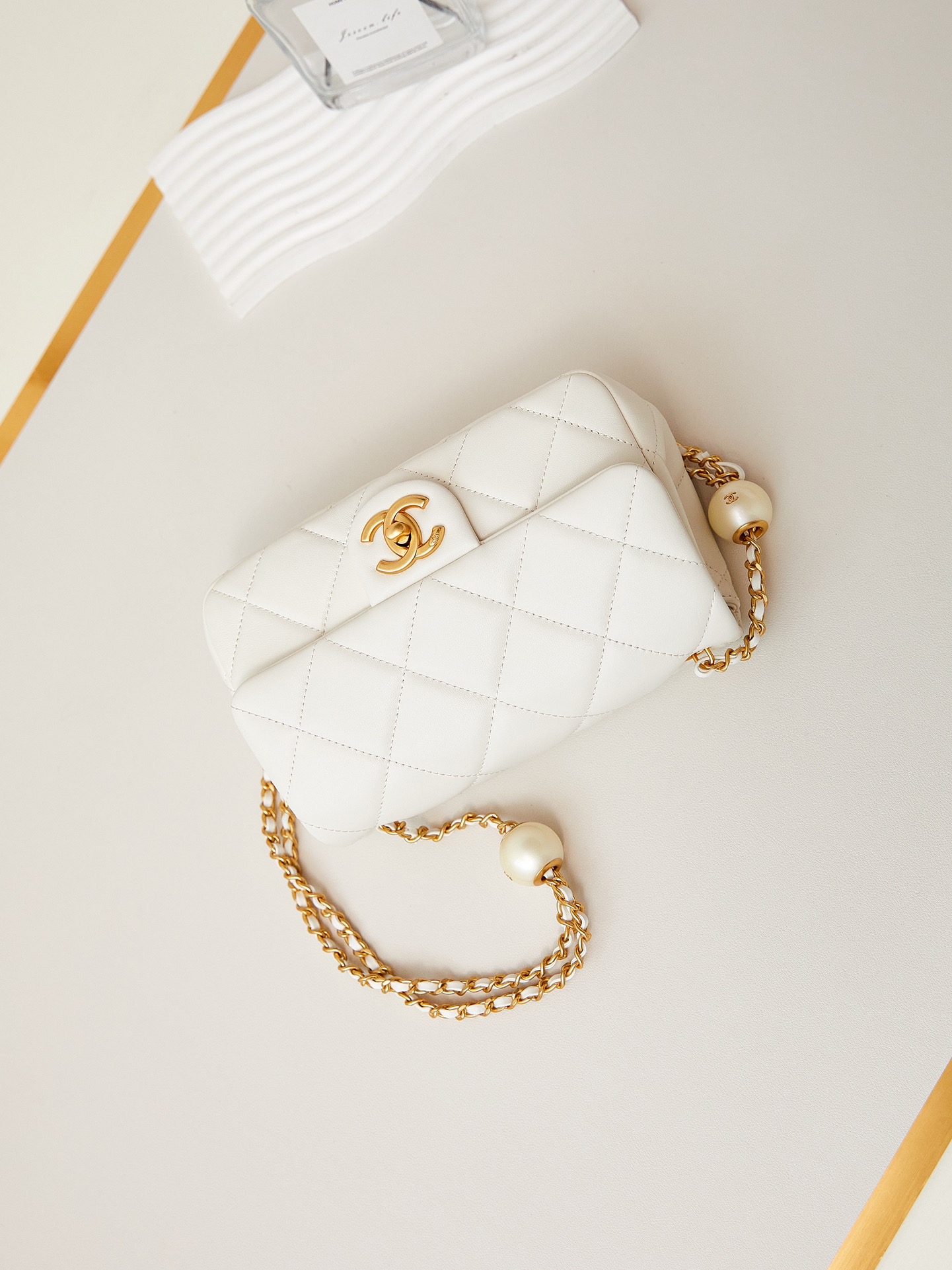 CHANEL 24S Pearl Glutinous Rice Ball Bag AS4861 13x20x6.5cm