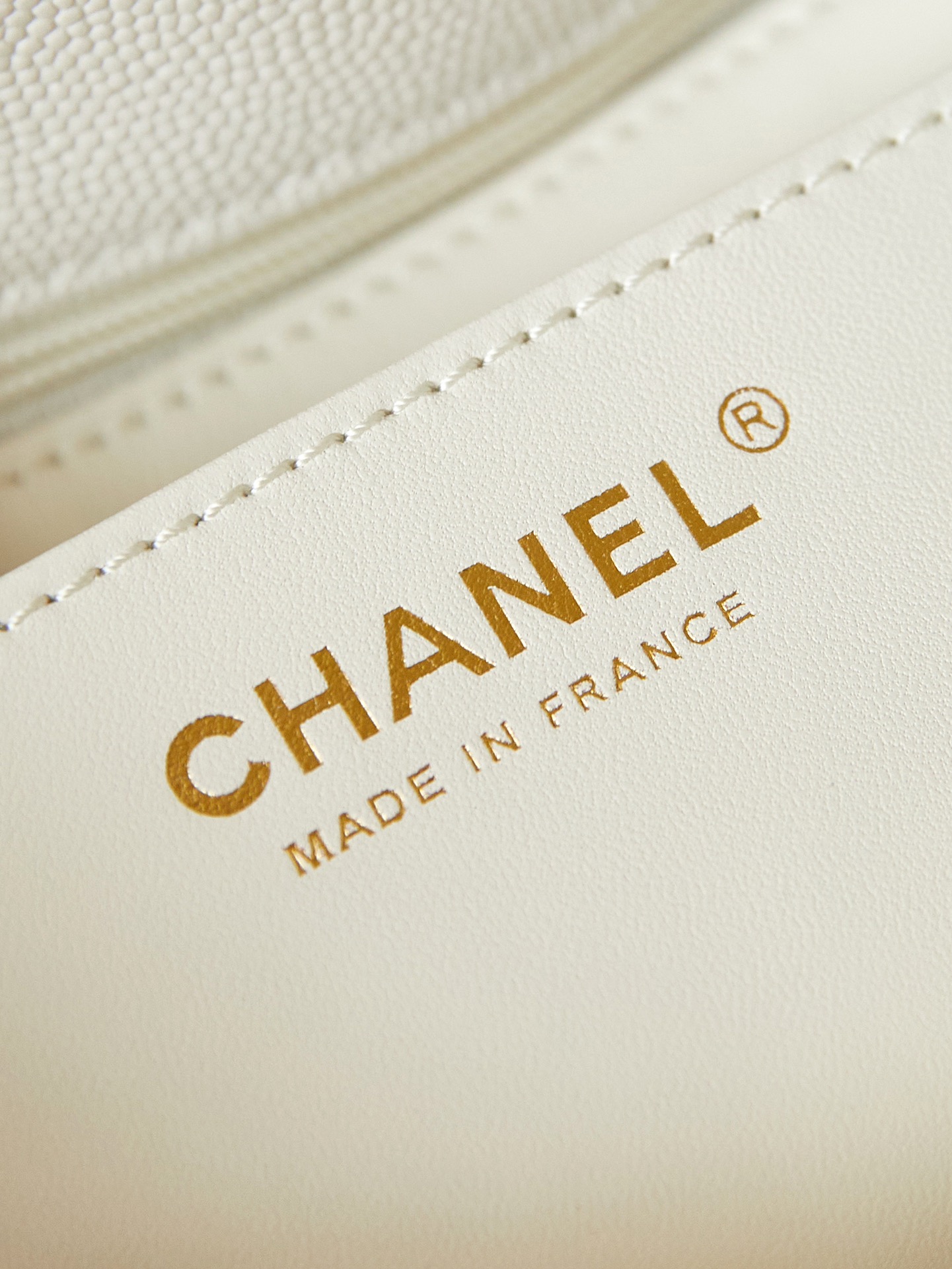 CHANEL 24P Kelly Lychee Leather Bag AS4711 16x21x9.5cm