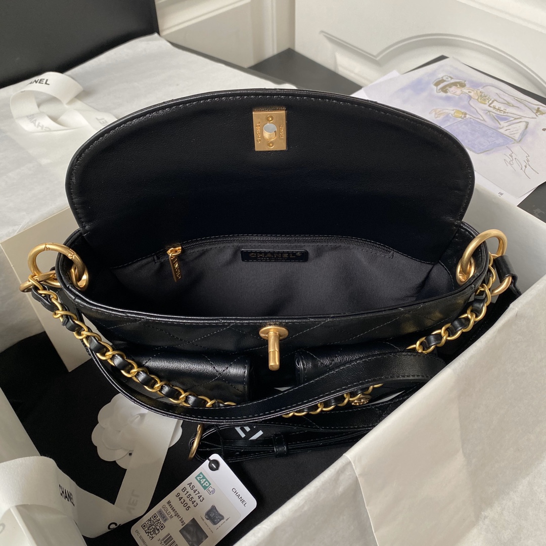 CHANEL 24P Hobo Hippie Messenger Bag AS4743 19x24x5cm